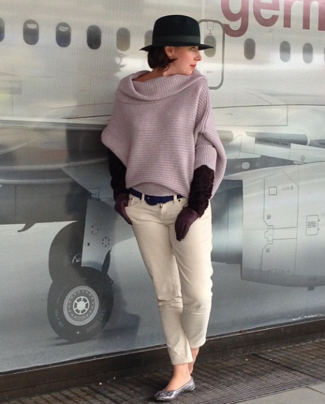 hogal-sweater-in-berlin-airport-me-465x577.png